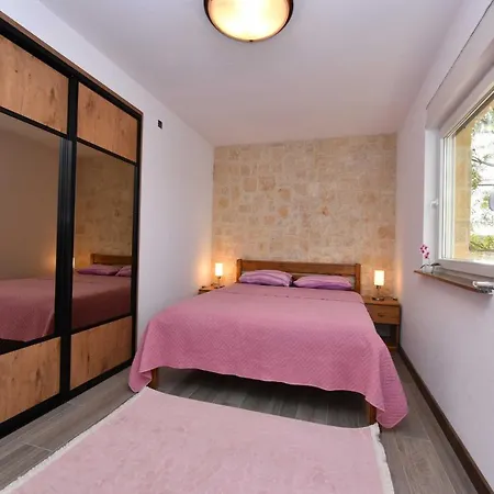 Stone House Pridraga